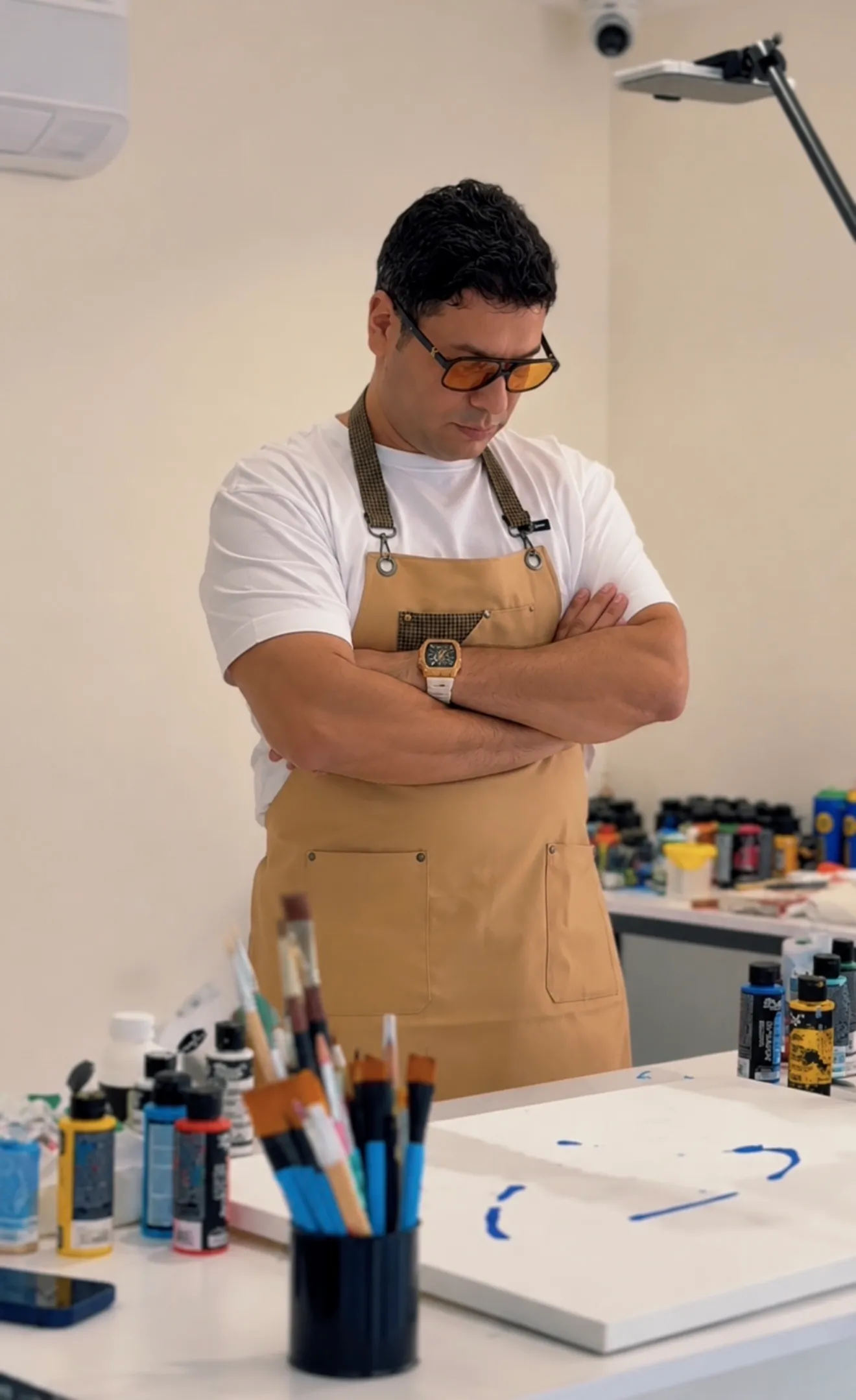 Mohammad Halakoei in the studio, Istanbul